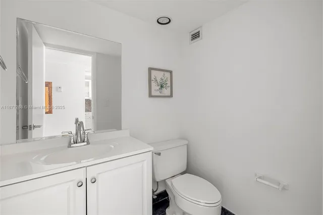 $2,500 | 1915 Brickell Avenue, Unit C405, Miami, FL 33129