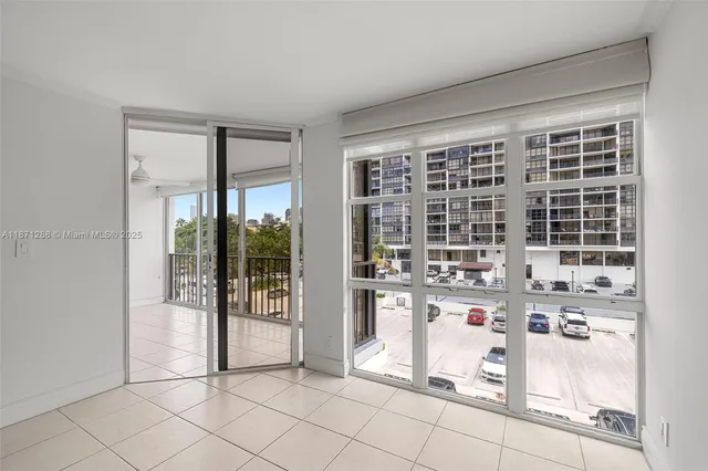 $2,500 | 1915 Brickell Avenue, Unit C405, Miami, FL 33129