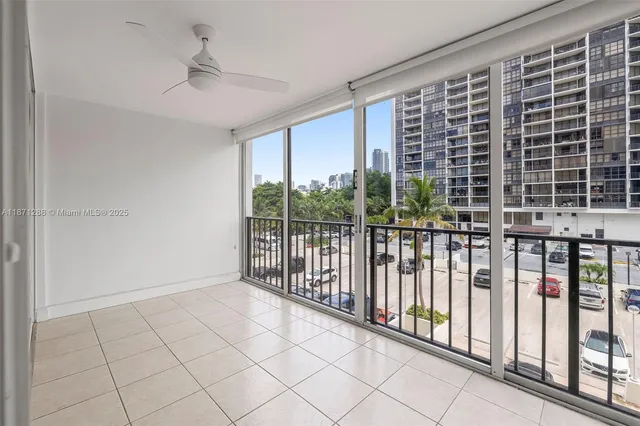 $2,500 | 1915 Brickell Avenue, Unit C405, Miami, FL 33129