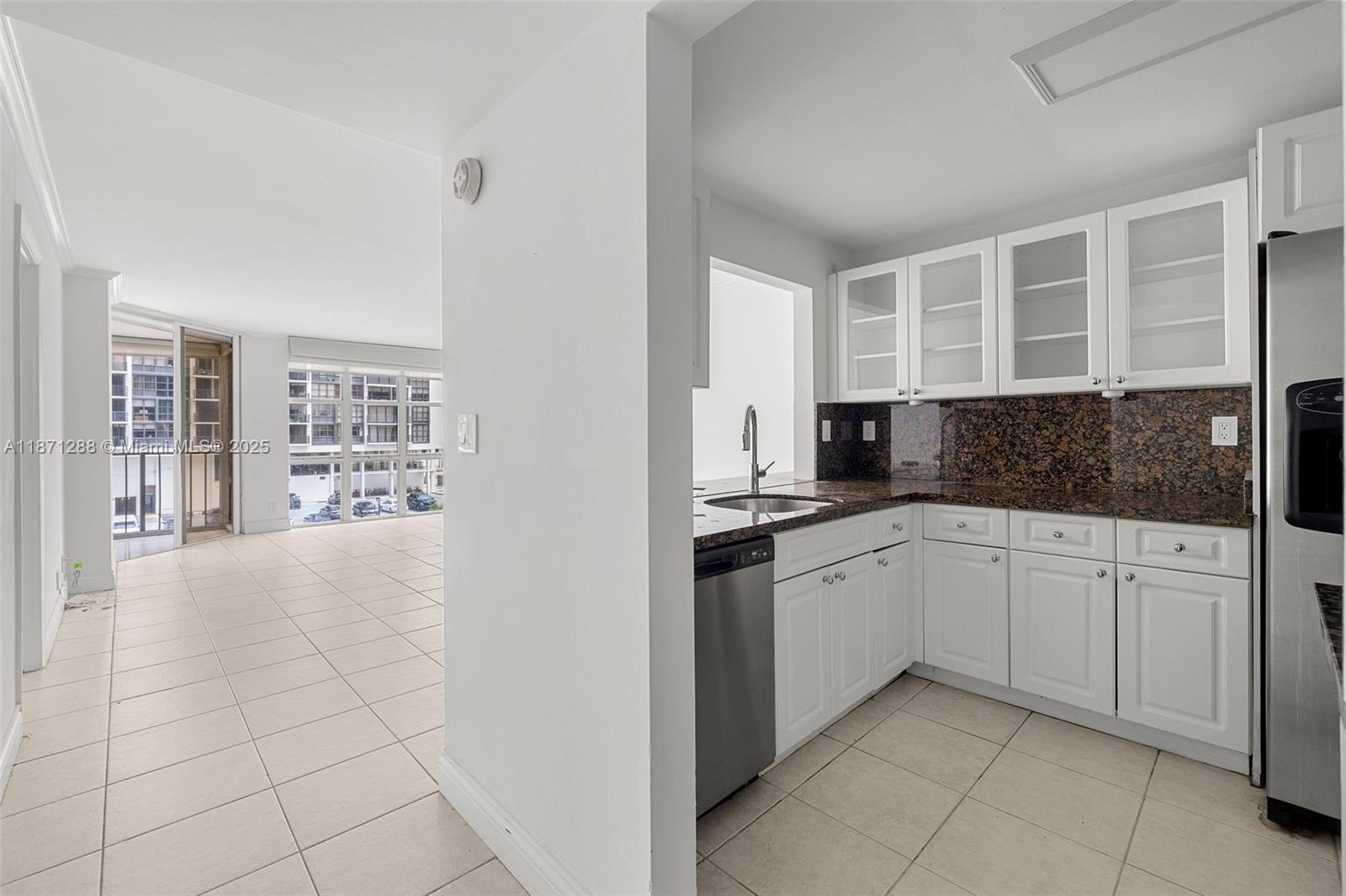 1915 Brickell Avenue, Unit C405 Miami, FL 33129 - Photo 3 of 47