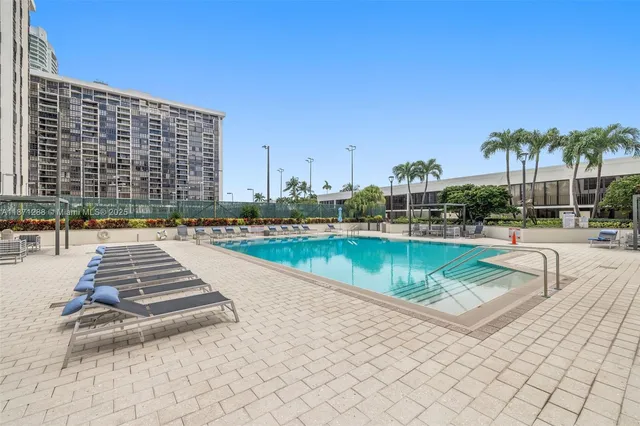 $2,500 | 1915 Brickell Avenue, Unit C405, Miami, FL 33129