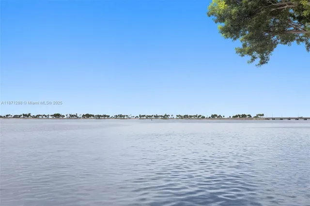 $2,500 | 1915 Brickell Avenue, Unit C405, Miami, FL 33129