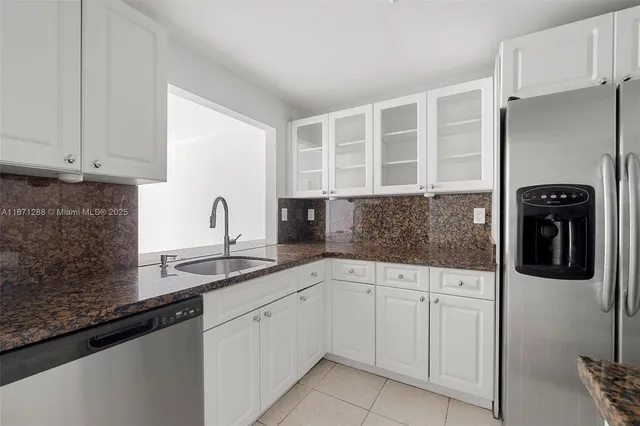 $2,500 | 1915 Brickell Avenue, Unit C405, Miami, FL 33129