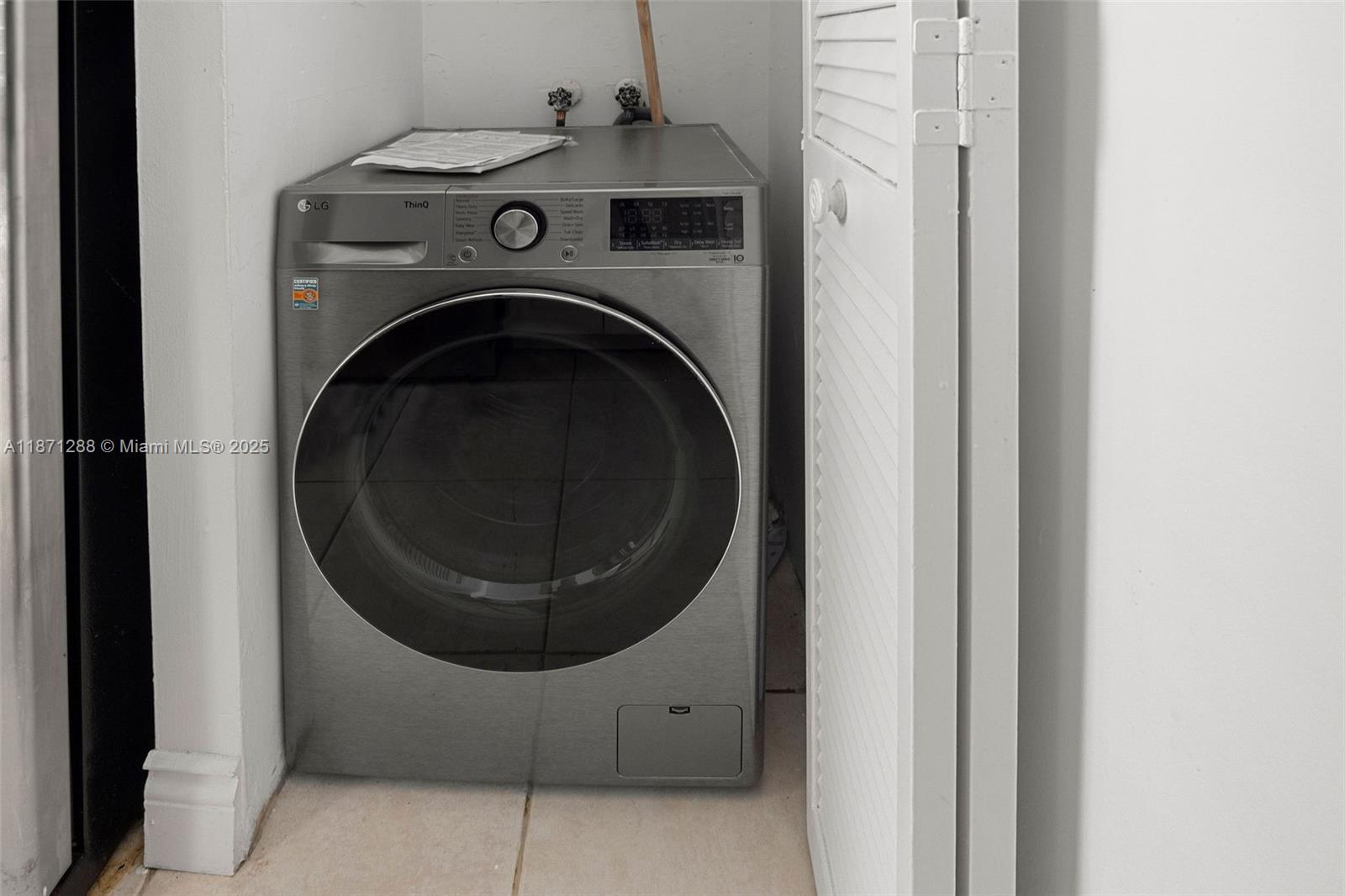 1915 Brickell Avenue, Unit C405 Miami, FL 33129 - Photo 7 of 47