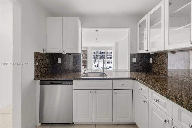 $2,500 | 1915 Brickell Avenue, Unit C405, Miami, FL 33129