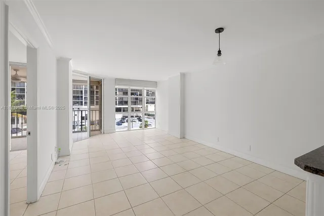 $2,500 | 1915 Brickell Avenue, Unit C405, Miami, FL 33129