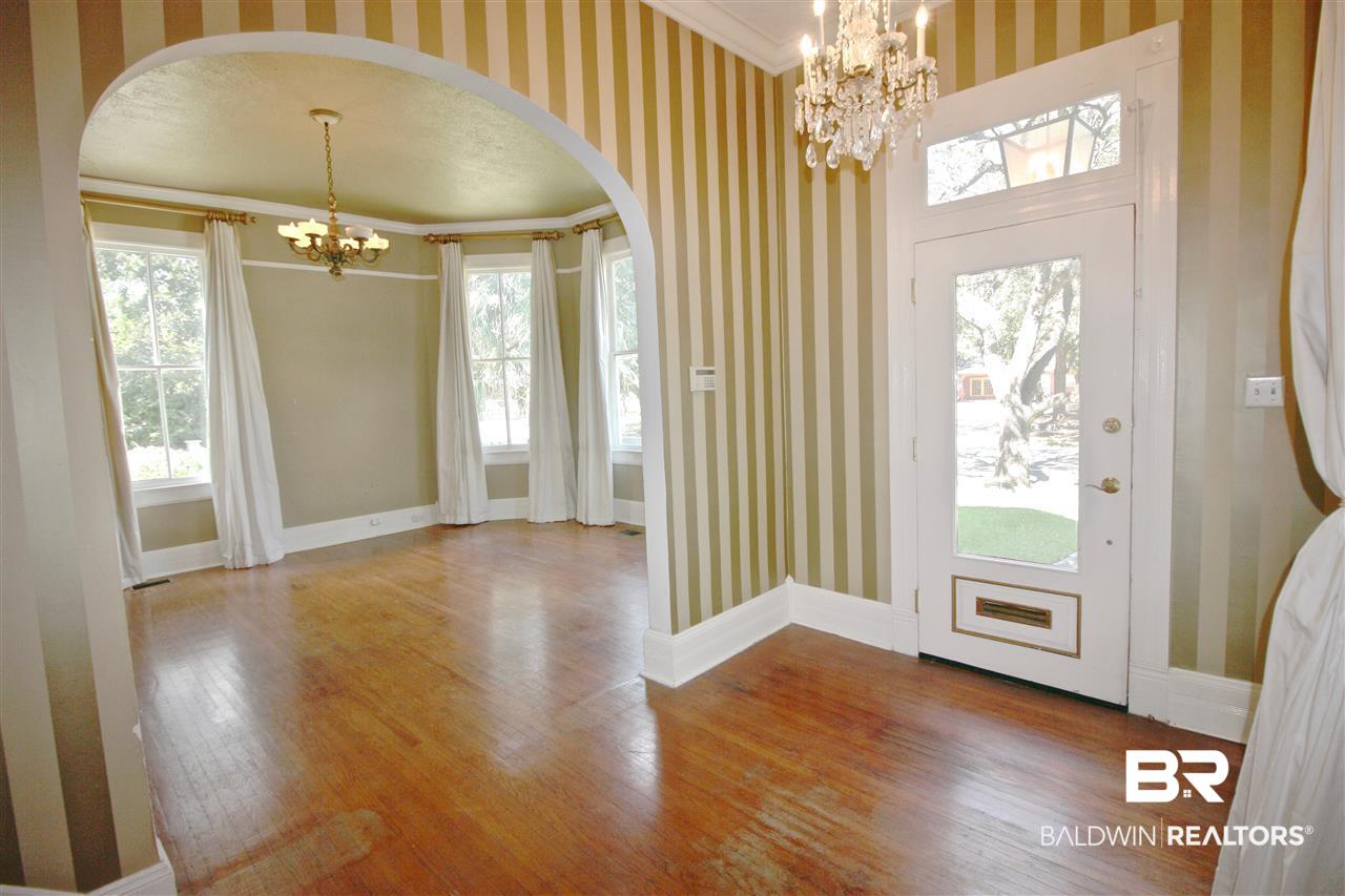 1703 Dauphin Street Mobile, AL 36604 - Photo 4 of 36