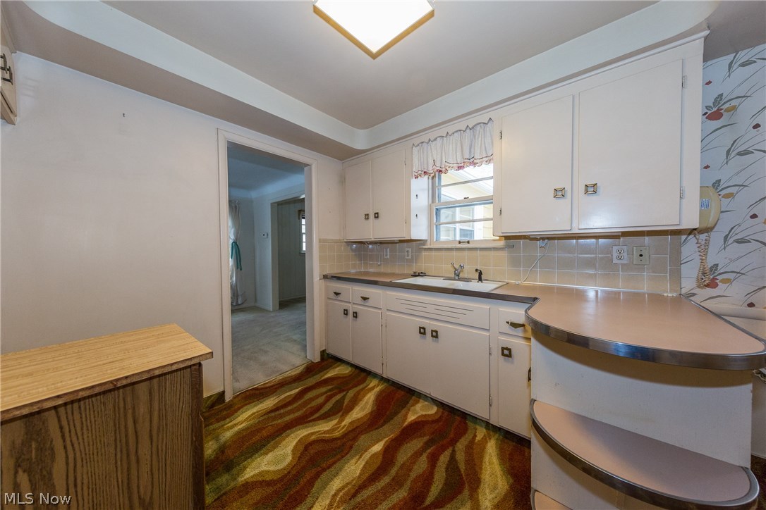 2267 Edgerton Road Cleveland, OH 44118 - Photo 8 of 33