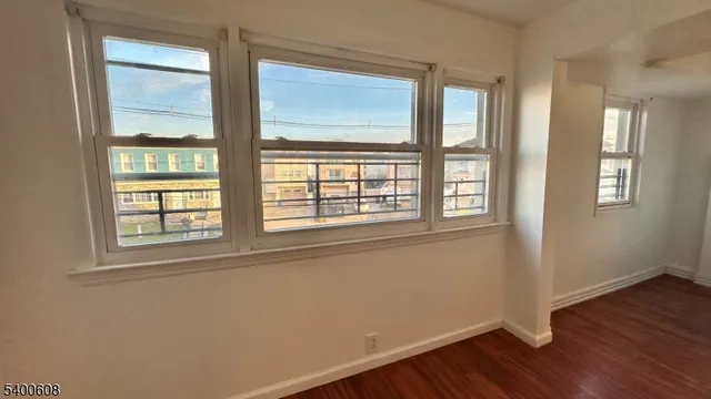 $2,150 | 507 New York Avenue, Unit 2, Elizabeth, NJ 07202