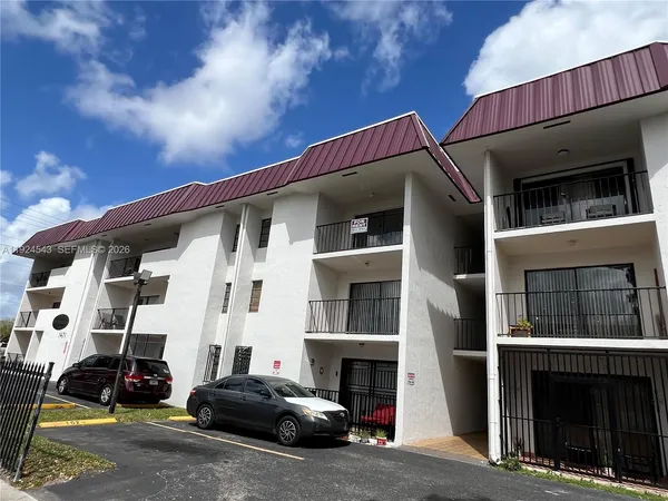 $229,900 | 1471 West 43rd Place, Unit 302, Hialeah, FL 33012