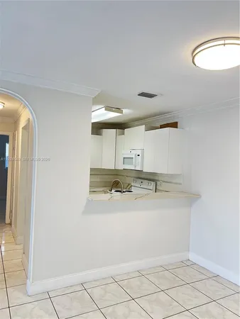 $229,900 | 1471 West 43rd Place, Unit 302, Hialeah, FL 33012