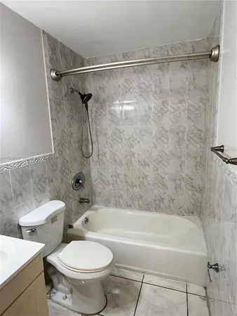 $229,900 | 1471 West 43rd Place, Unit 302, Hialeah, FL 33012
