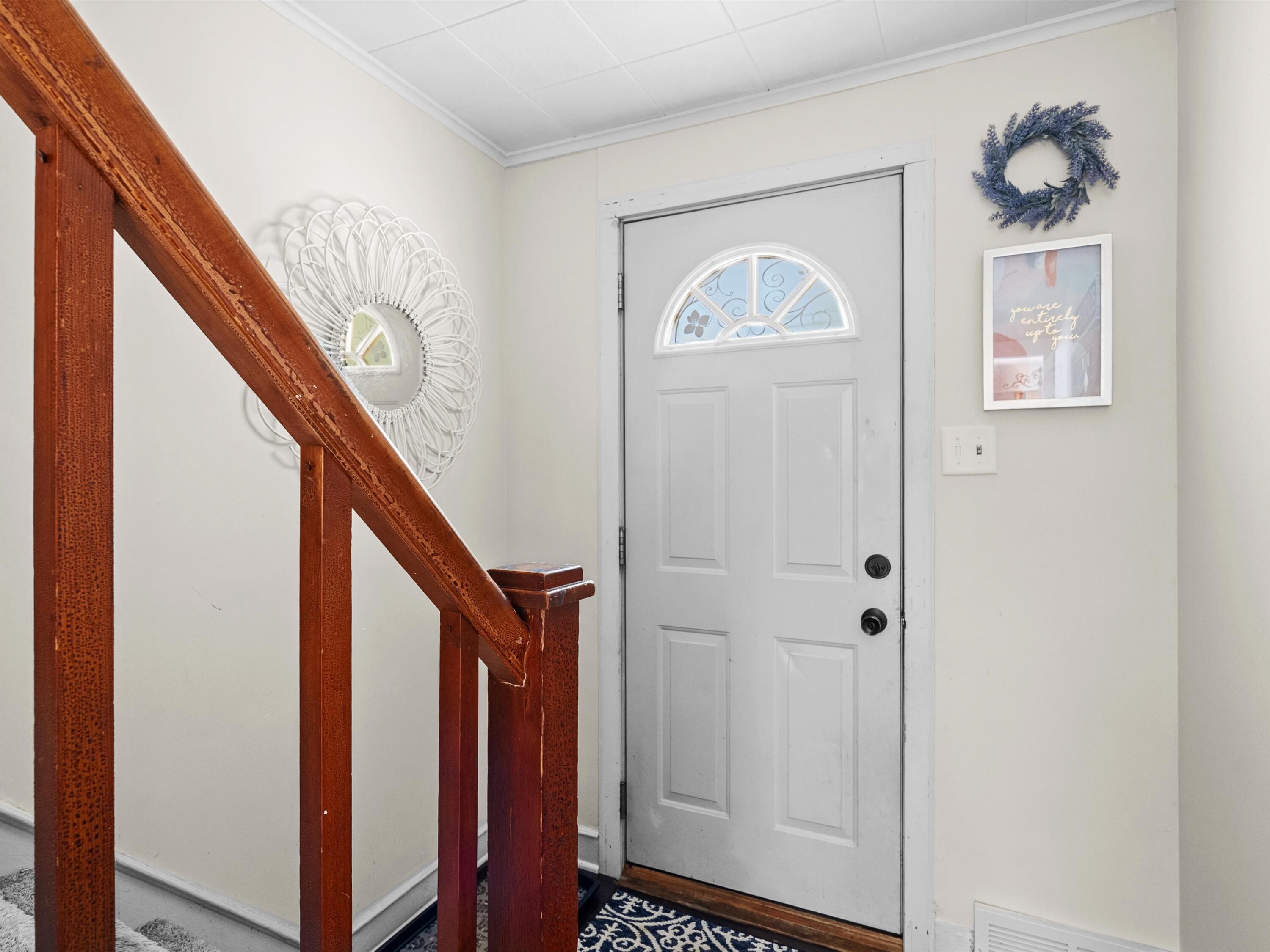1013 20th Street Two Rivers, WI 54241 - Photo 2 of 25 01-DSC09795