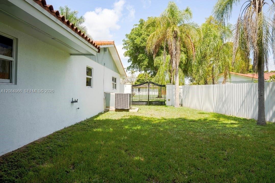 8220 Southwest 87th Terrace Miami, FL 33143 - Photo 35 of 36 Gallery Image 35