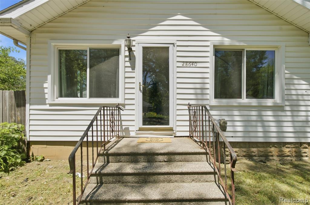 28640 Oakwood Street Inkster, MI 48141 - Photo 4 of 23