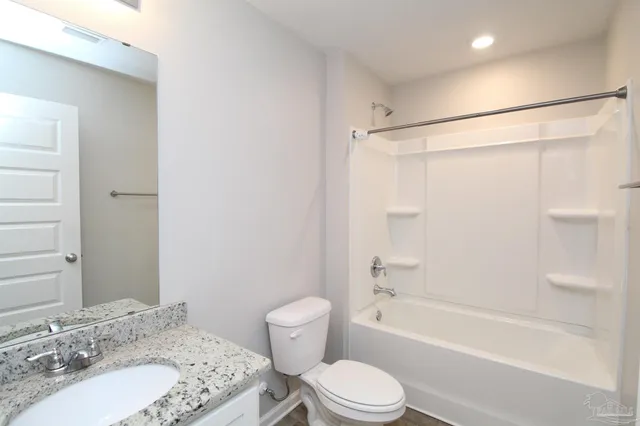 $2,050 | 7524 Oak Lake Boulevard, Pensacola, FL 32526