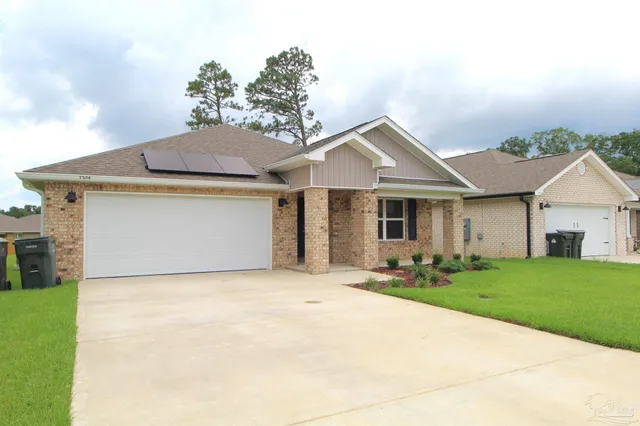 $2,050 | 7524 Oak Lake Boulevard, Pensacola, FL 32526