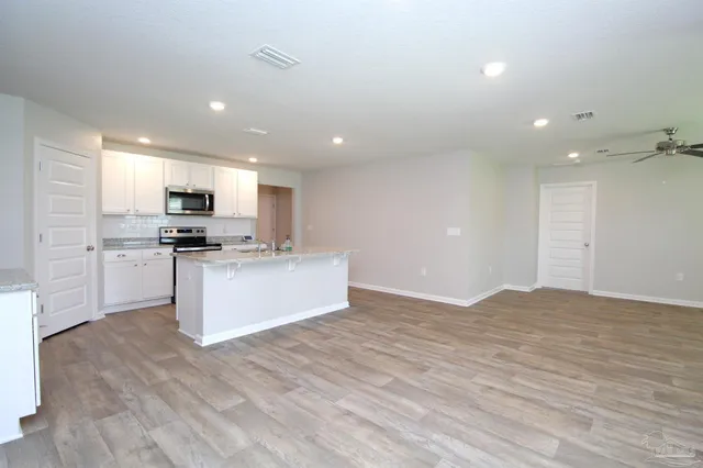 $2,050 | 7524 Oak Lake Boulevard, Pensacola, FL 32526