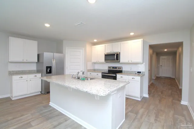 $2,050 | 7524 Oak Lake Boulevard, Pensacola, FL 32526