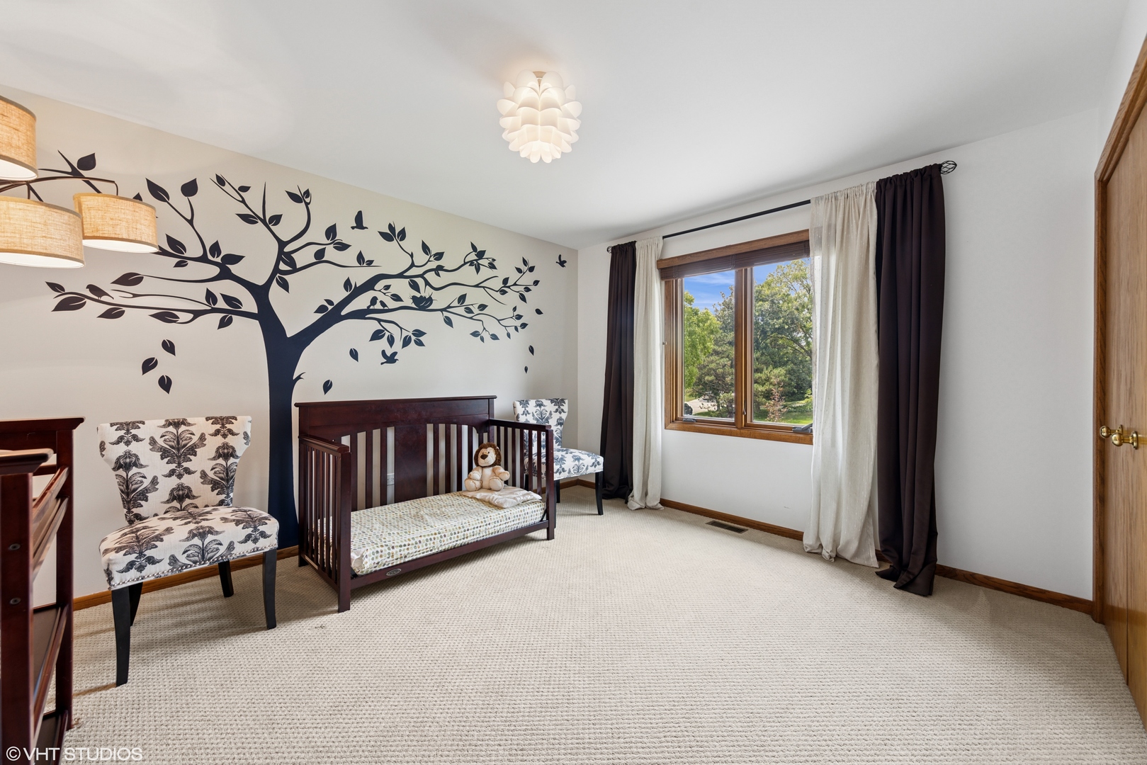 11522 Ridgewood Lane Burr Ridge, IL 60527 - Photo 22 of 47 a view of a room with window and stairs