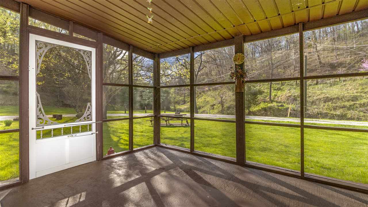 5715 Hubbards Branch Road Huntington, WV 25704 - Photo 19 of 31 Gallery Image 19