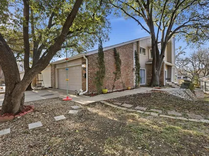 $315,000 | 2713 Meadowstone Court, Carrollton, TX 75006