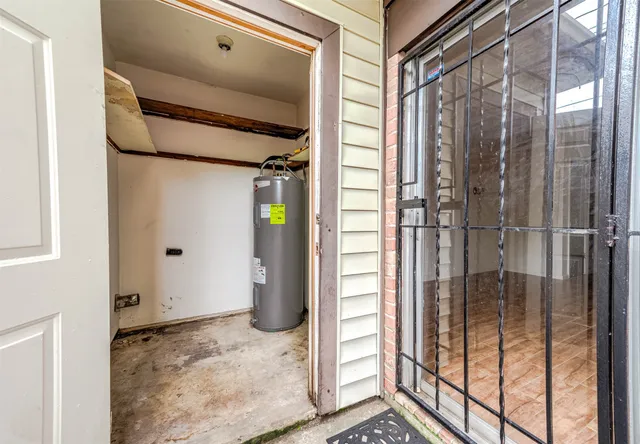 $1,550 | 1609 Mapleton Drive, Houston, TX 77043