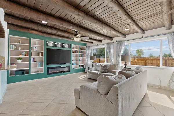 $825,000 | 18154 Highway 84, Santa Fe, NM 87506