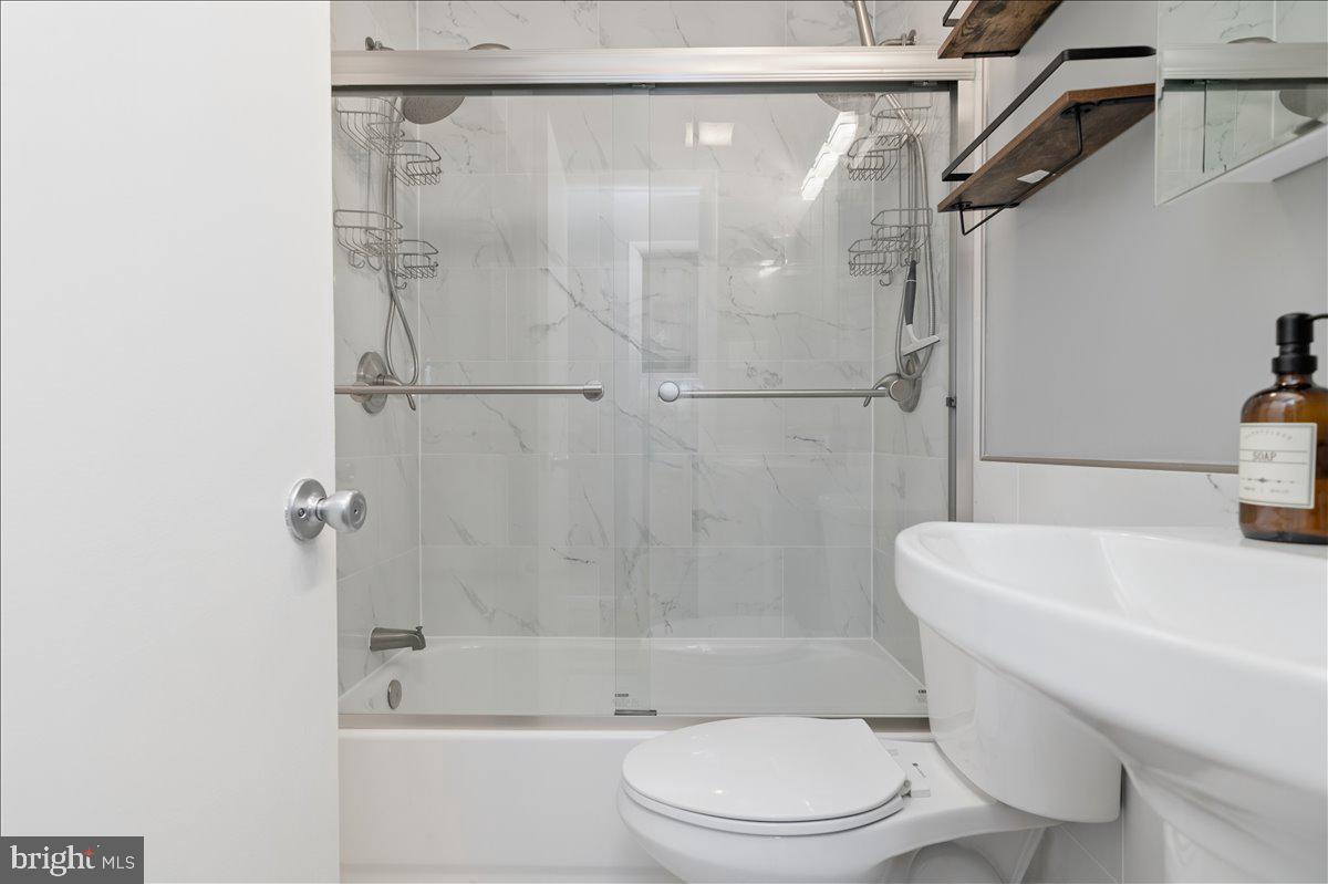 3428 Ramsgate Terrace Alexandria, VA 22309 - Photo 10 of 40 Gallery Image 10