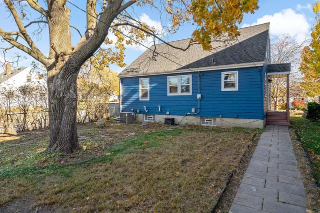 $390,000 | 5400 Nokomis Avenue, Minneapolis, MN 55417