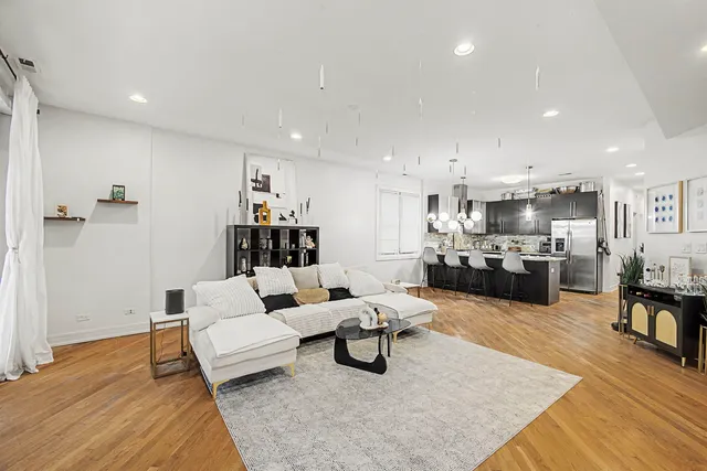 $350,000 | 6531 South Kimbark Avenue, Unit 3N, Chicago, IL 60637