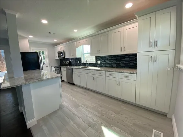 $2,975 | 16 Jeff Road, Largo, FL 33774