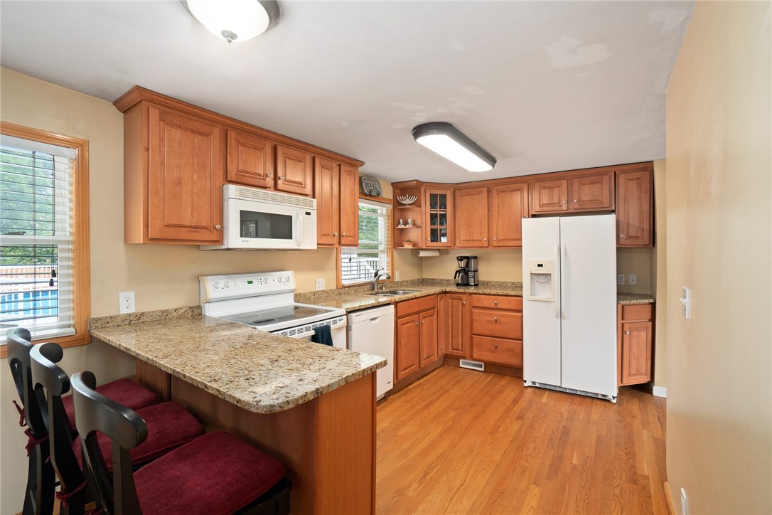 6 Sherbrooke Road Barrington, RI 02806 - Photo 12 of 41