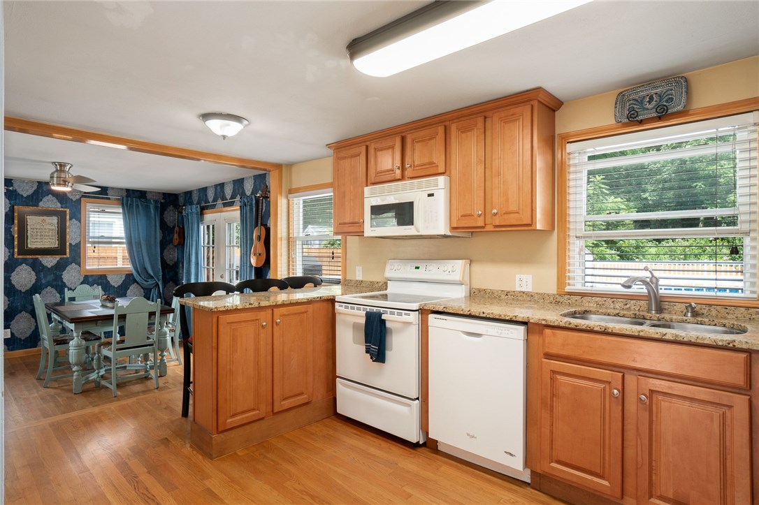 6 Sherbrooke Road Barrington, RI 02806 - Photo 13 of 41