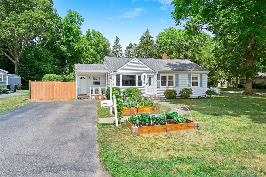 6 Sherbrooke Road Barrington, RI 02806 - Photo 2 of 41