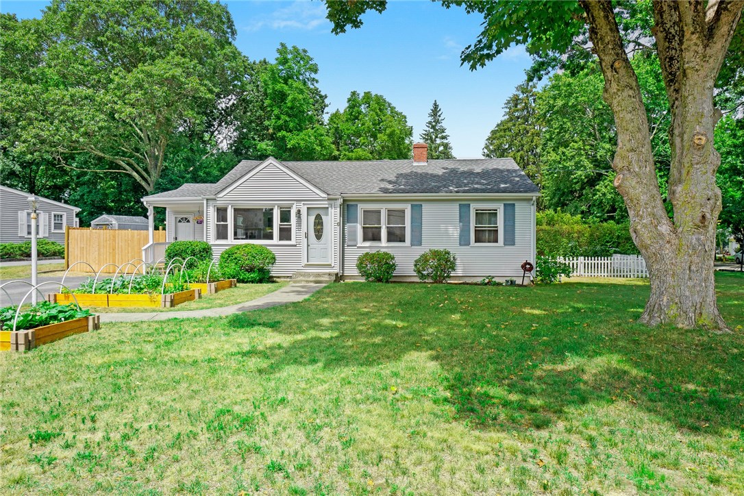 6 Sherbrooke Road Barrington, RI 02806 - Photo 3 of 41