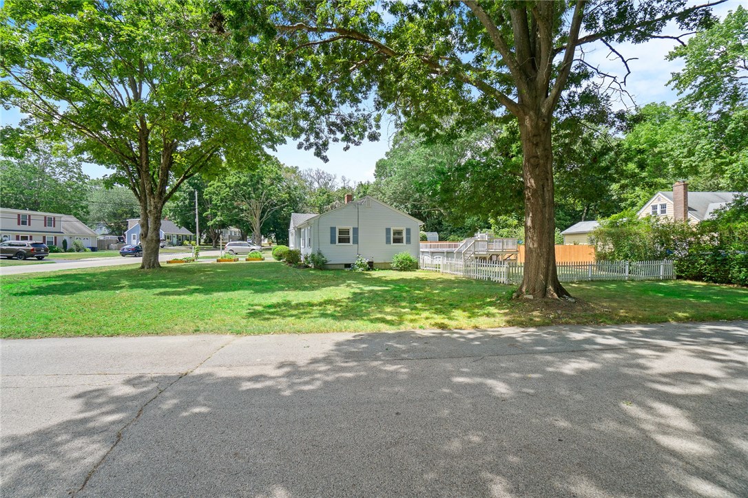 6 Sherbrooke Road Barrington, RI 02806 - Photo 31 of 41