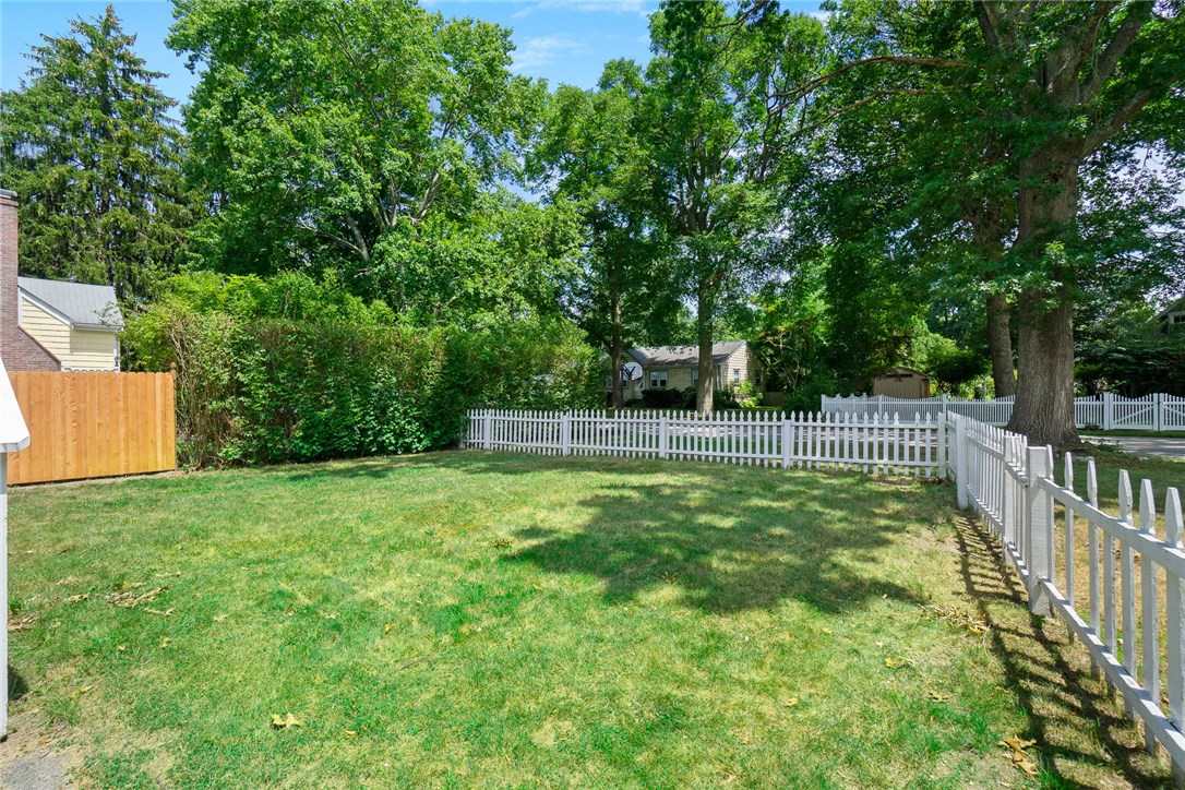 6 Sherbrooke Road Barrington, RI 02806 - Photo 39 of 41
