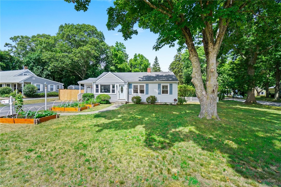6 Sherbrooke Road Barrington, RI 02806 - Photo 6 of 41