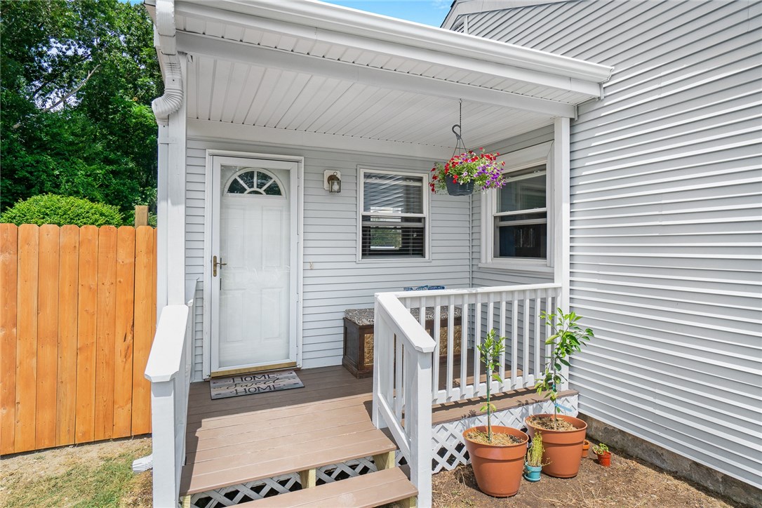 6 Sherbrooke Road Barrington, RI 02806 - Photo 7 of 41
