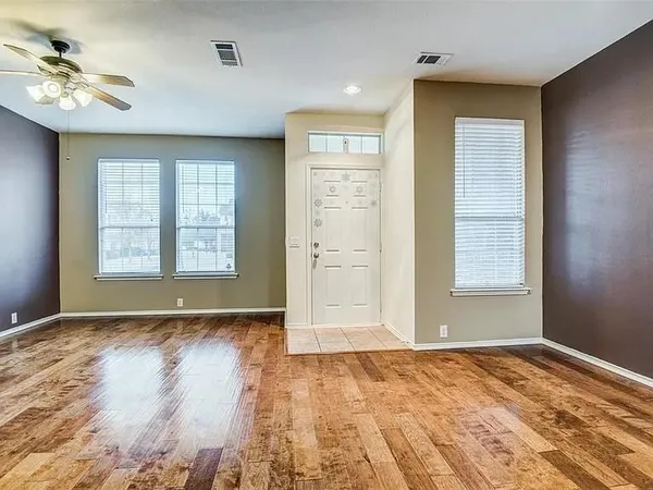 $300,000 | 2742 Olympic Park Drive, Grand Prairie, TX 75050