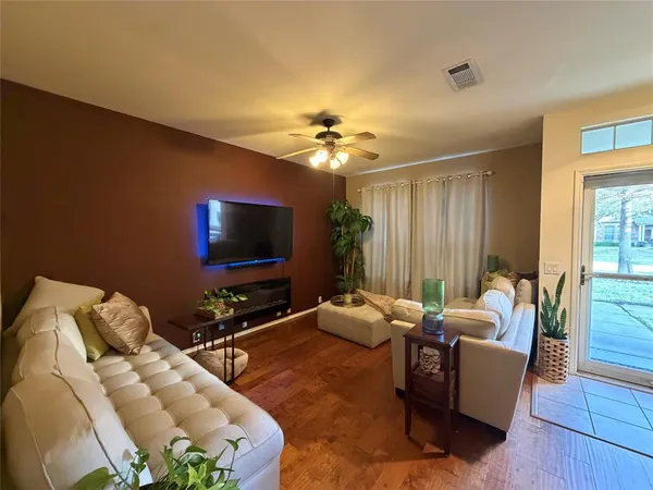 $300,000 | 2742 Olympic Park Drive, Grand Prairie, TX 75050