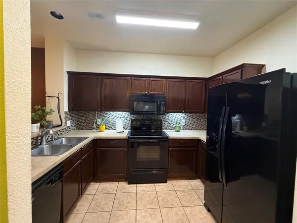 $300,000 | 2742 Olympic Park Drive, Grand Prairie, TX 75050