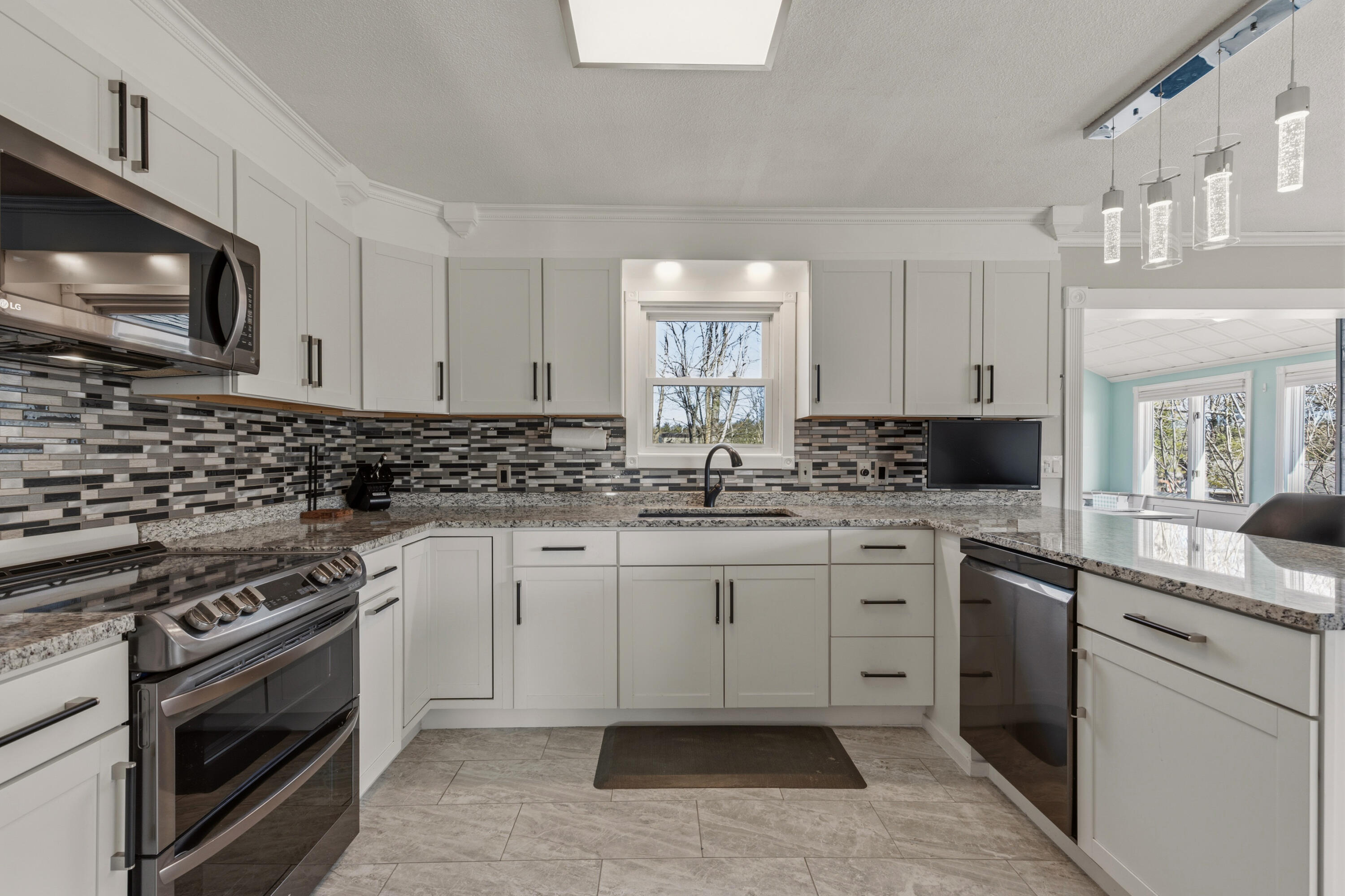 15 Wendy Way Saco, ME 04072 - Photo 11 of 63 15 wendy way saco me 04072 usa-021