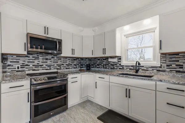 $585,000 | 15 Wendy Way, Saco, ME 04072