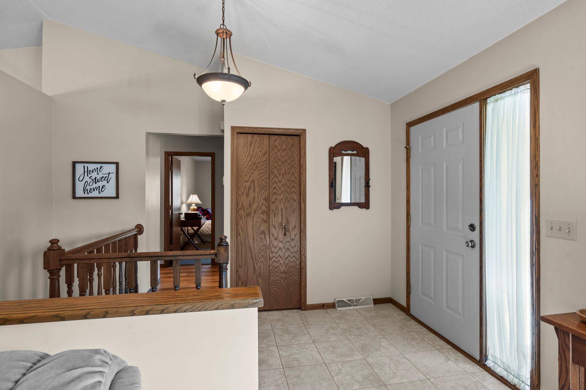 1286 Limestone Drive Shakopee, MN 55379 - Photo 4 of 70