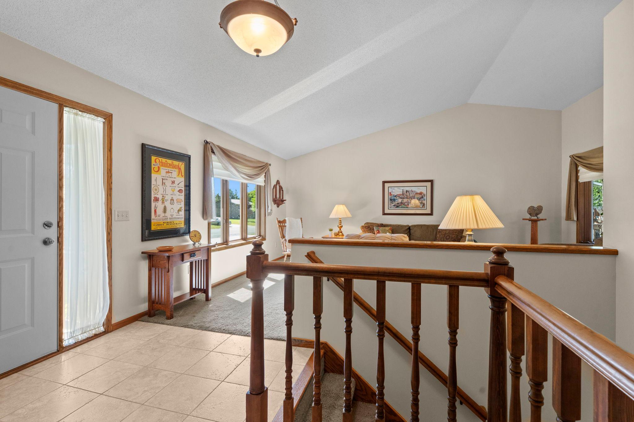 1286 Limestone Drive Shakopee, MN 55379 - Photo 5 of 70