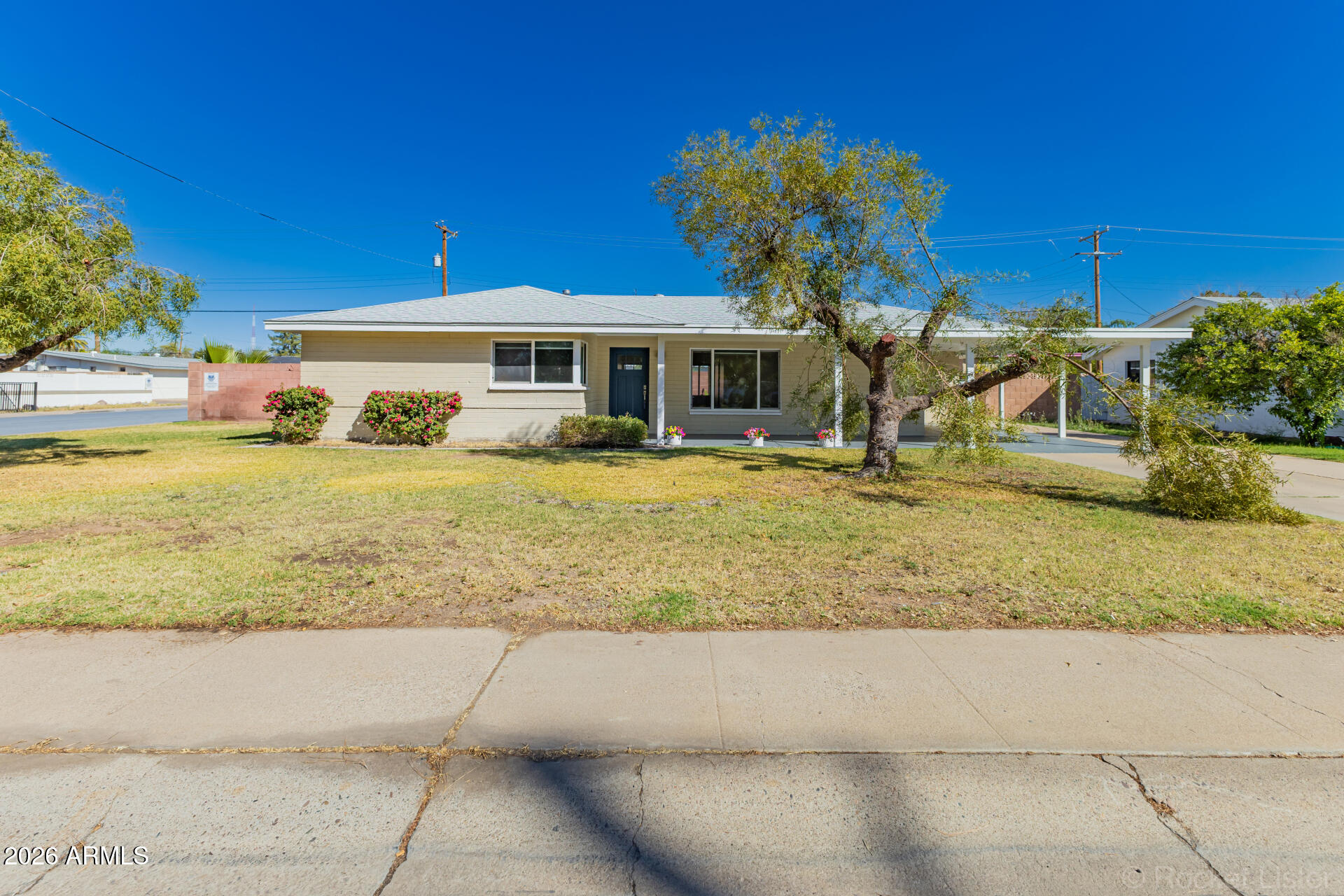 3930 East Oak Street Phoenix, AZ 85008 - Photo 2 of 61 01 - Oak Front