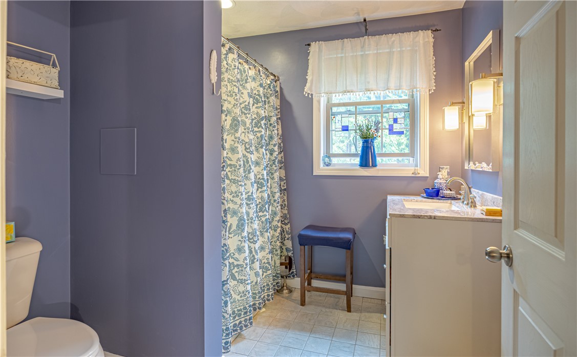 956 Reynolds Road Glocester, RI 02814 - Photo 15 of 28