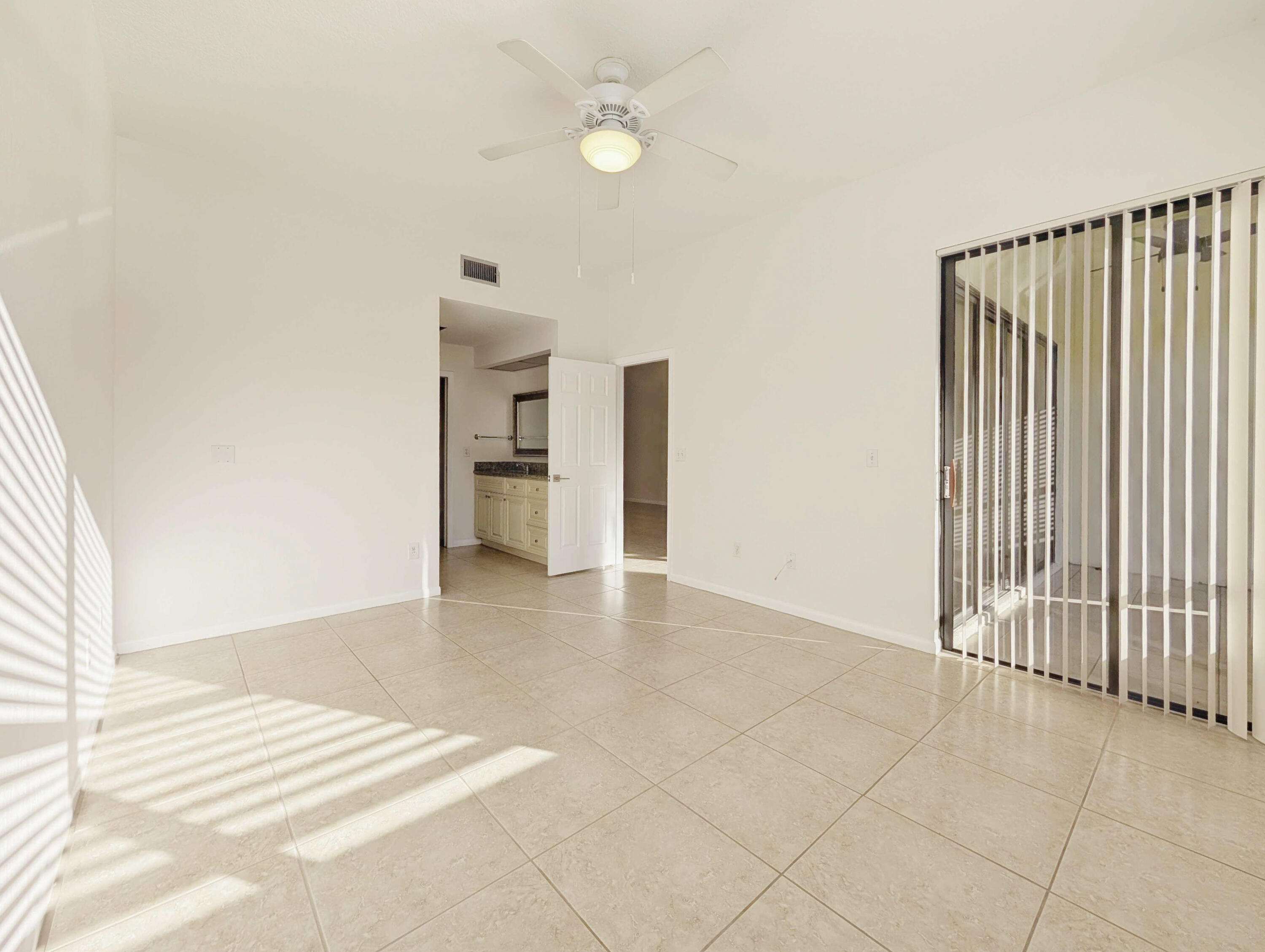 7535 La Paz Boulevard, Unit 107 Boca Raton, FL 33433 - Photo 12 of 28 1000015524-2